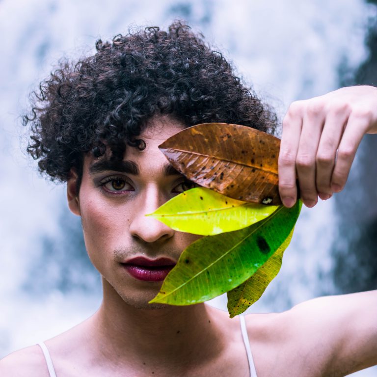 Man holding a leaves